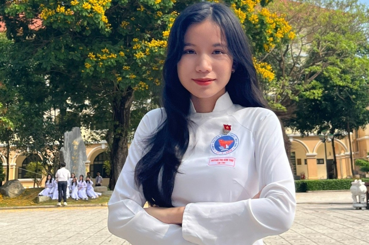 Nữ sinh 18 tuổi vượt qua sai lầm nhờ đọc sách