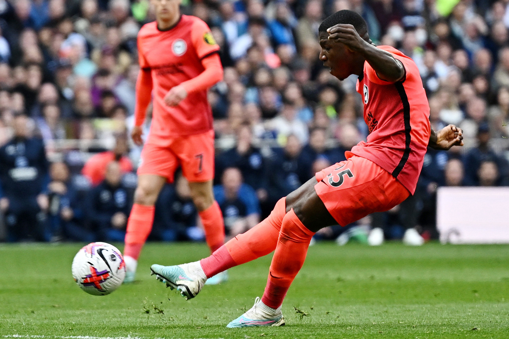 Tin bóng đá 12/4: MU mua Caicedo, Chelsea lấy Balde