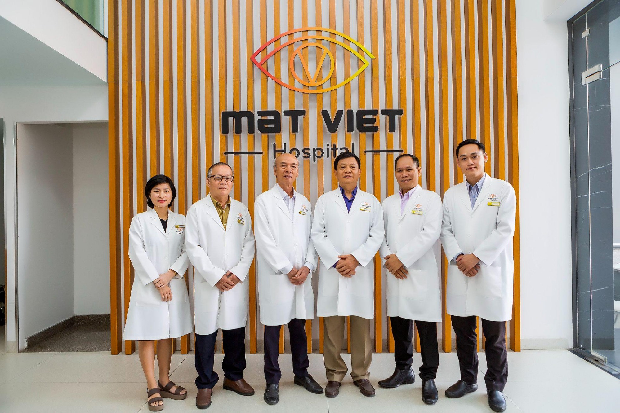 Trung tâm mắt Việt Cộng Hòa tặng 480 suất khám mắt miễn phí