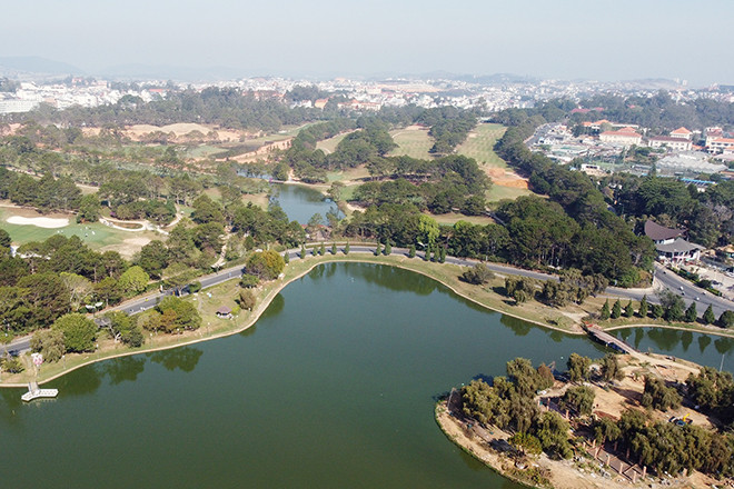 Đề xuất làm bãi xe 7 tầng ngầm dưới sân golf ở Đà Lạt