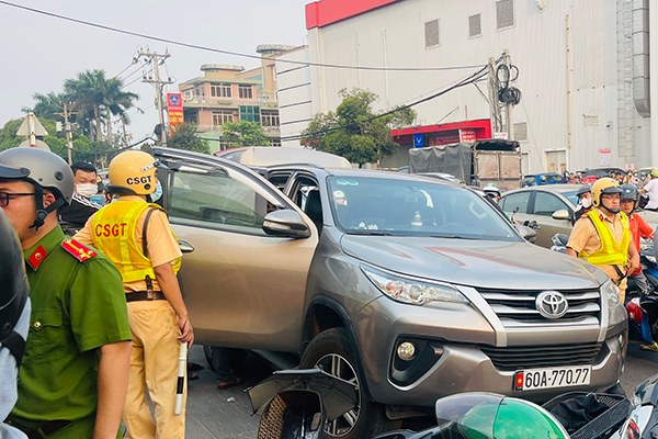 Khám xét ô tô, bắt 3 đối tượng vận chuyển trái phép chất ma túy