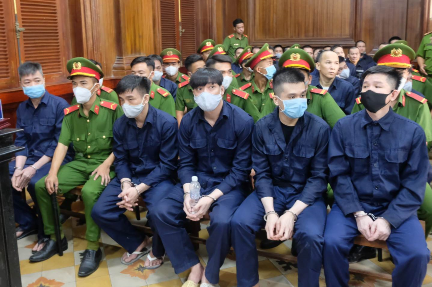Trùm sới bạc 'Thành cò' khai nhờ đưa tiền bảo kê cho 'mấy anh'
