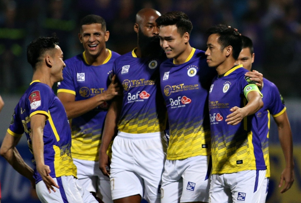 Kết quả bóng đá hôm nay 13/4: Hà Nội thắng to, TPHCM thoát thua nhờ trọng tài