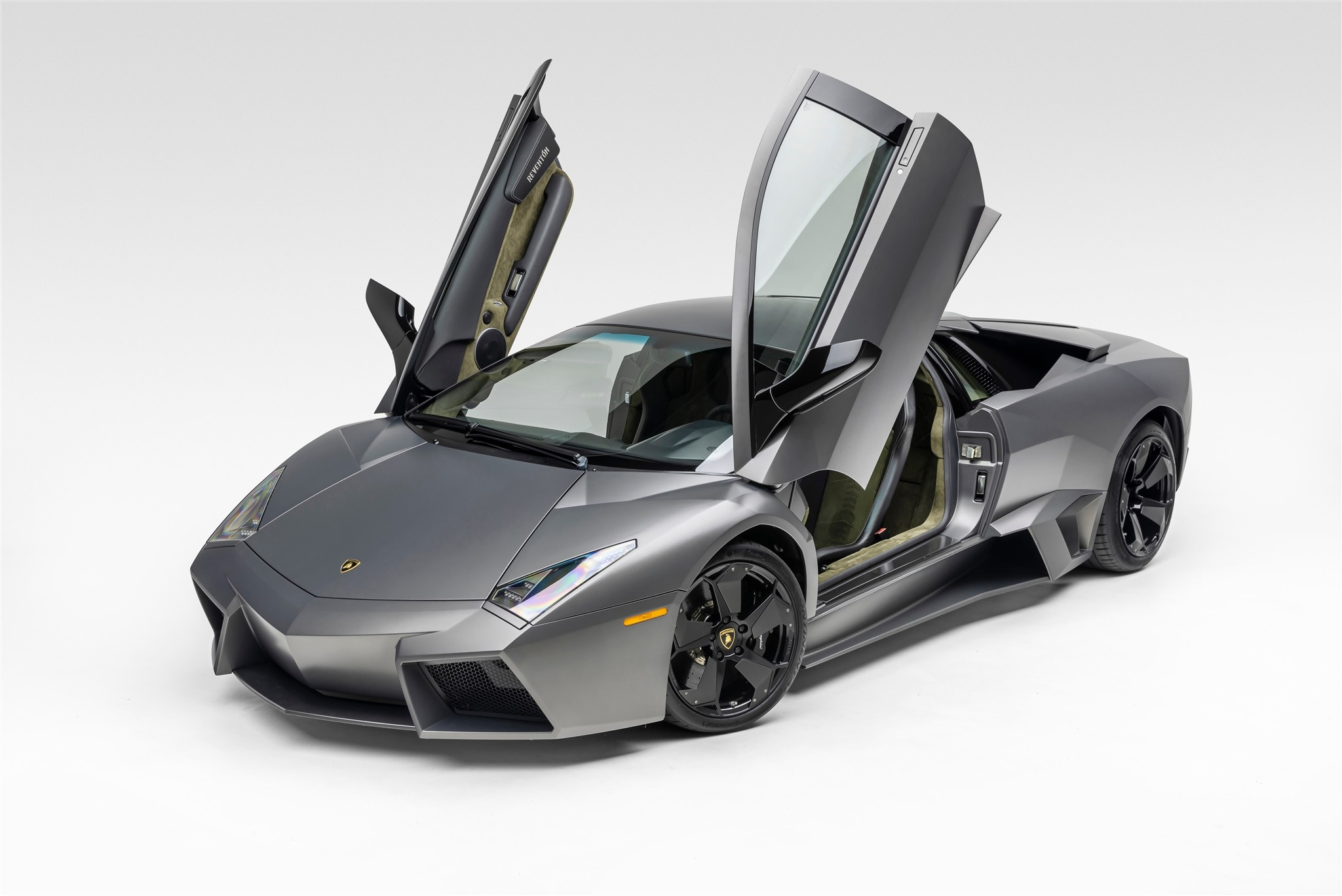Lamborghini Reventon 'sốt' giá, 1,6 triệu đô chưa phải con số cuối cùng