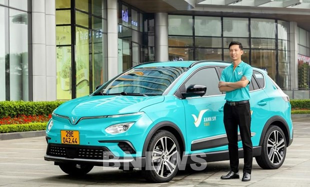 First electric taxi service launched in Hanoi hinh anh 1