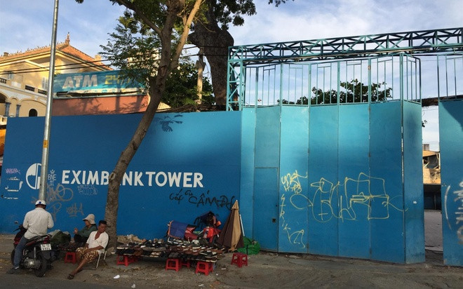 Cổ đông 'truy' đất vàng bỏ hoang, Eximbank tốn 31 tỷ đồng/năm thuê trụ sở