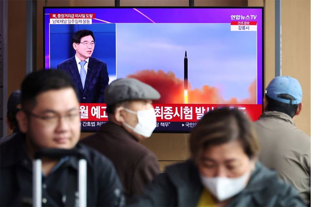 Hàn Quốc đánh giá sức mạnh tên lửa mới phóng thử của Triều Tiên