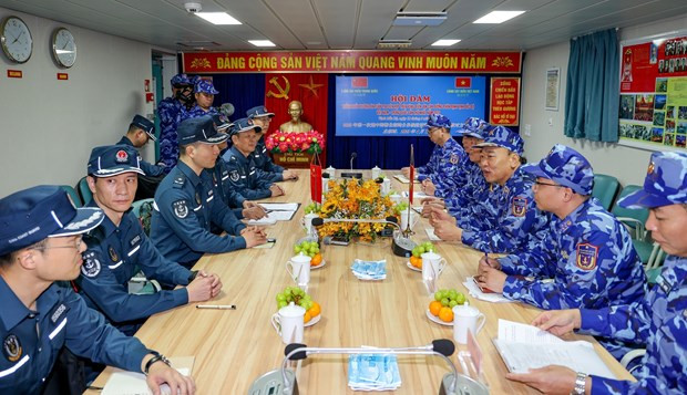 Vietnam, China conclude joint patrol on Gulf of Tonkin hinh anh 1