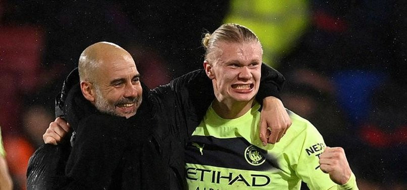 Pep Guardiola ‘theo dõi’ Haaland 24/24, Ten Hag chột dạ các sao MU