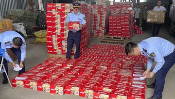 Hàng nghìn thùng bánh nội địa Trung Quốc nhập lậu bán trên mạng xã hội