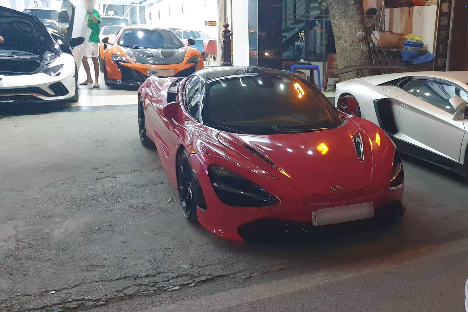 McLaren 720S đầu tiên về Việt Nam bán ra Hà Nội sau nhiều lần đổi chủ