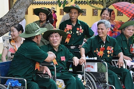 Đề xuất nâng mức hưởng trợ cấp người có công lên hơn 2 triệu đồng/tháng