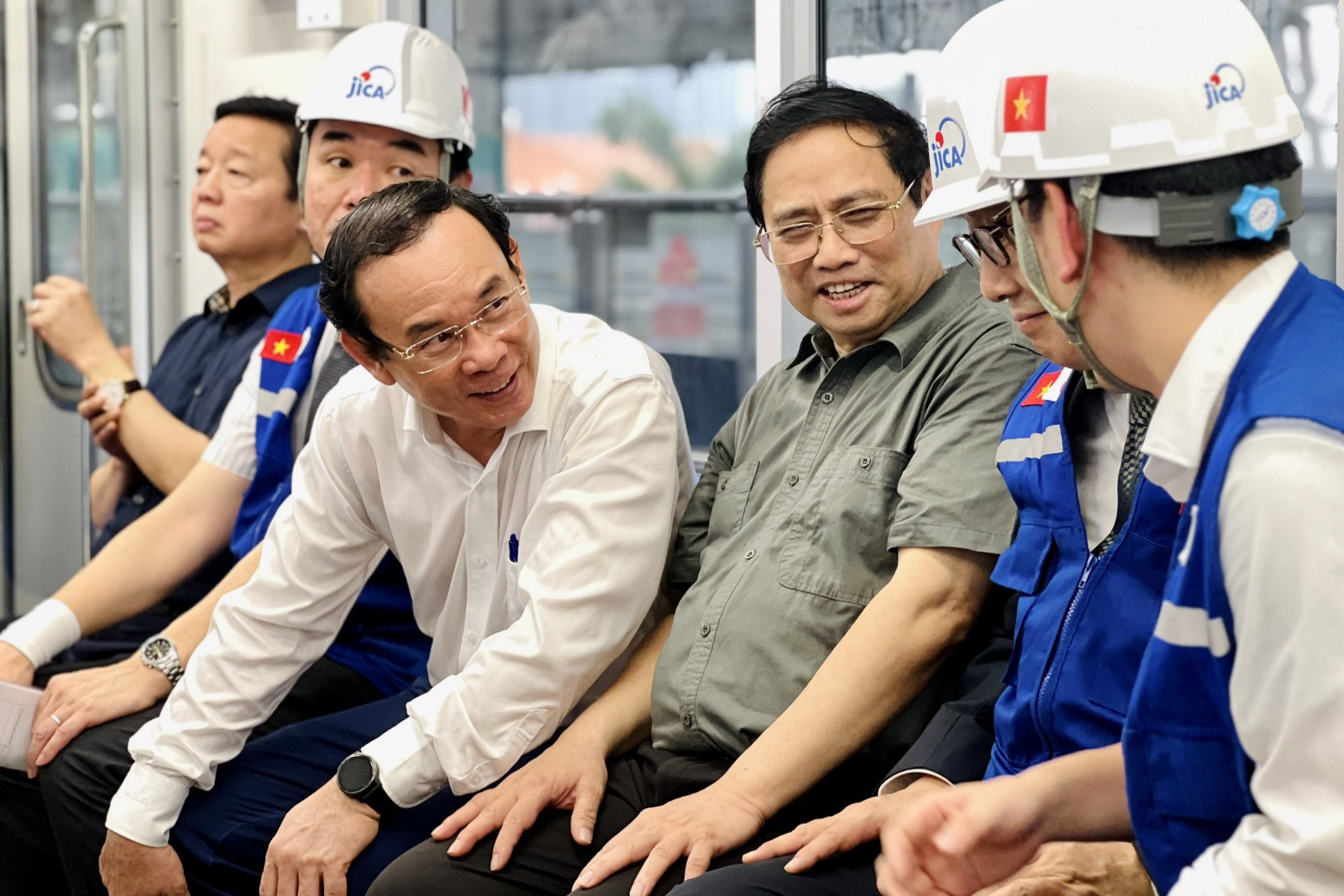 Thủ tướng Phạm Minh Chính đi thử nghiệm đoàn tàu metro số 1