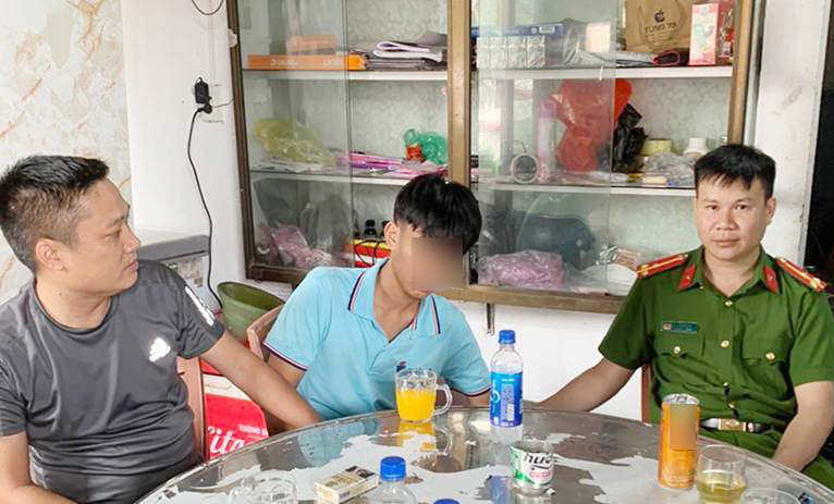 Nam sinh lớp 8 nghi nhảy cầu để lại mảnh giấy 'con không ăn trộm' đã về nhà