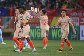 Công an Hà Nội cắt chuỗi bất bại của Nam Định bằng trận thắng đậm 4-0