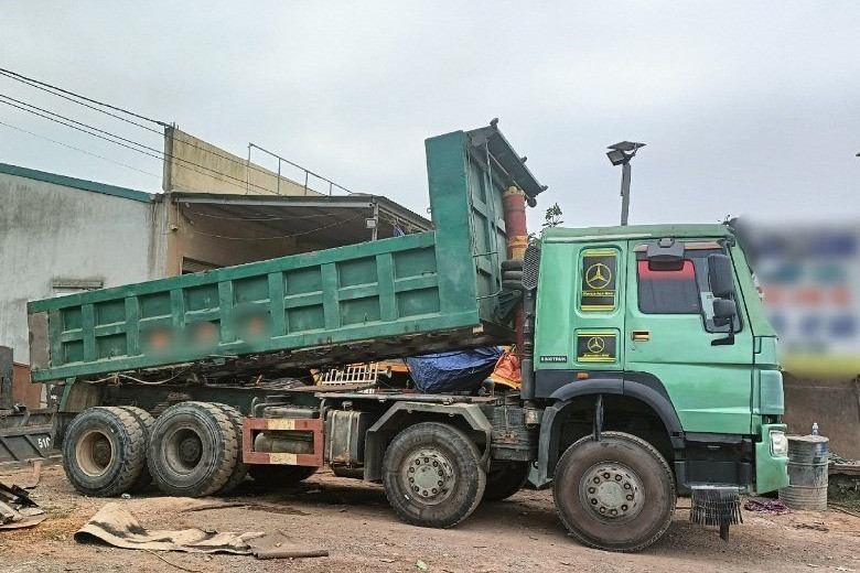 Đăng kiểm 'lắc đầu', chủ xe ở Hà Tĩnh gặp khó với lỗi 'xe thừa cân'