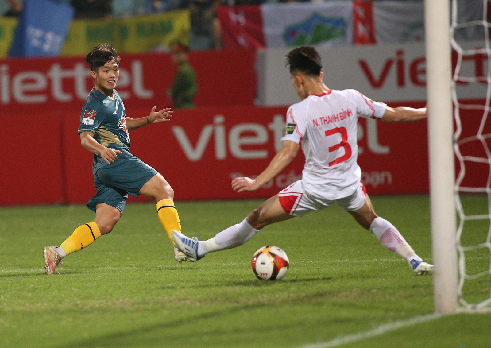 Danh sách U22 Việt Nam đi SEA Games: HLV Troussier bỗng khó nghĩ