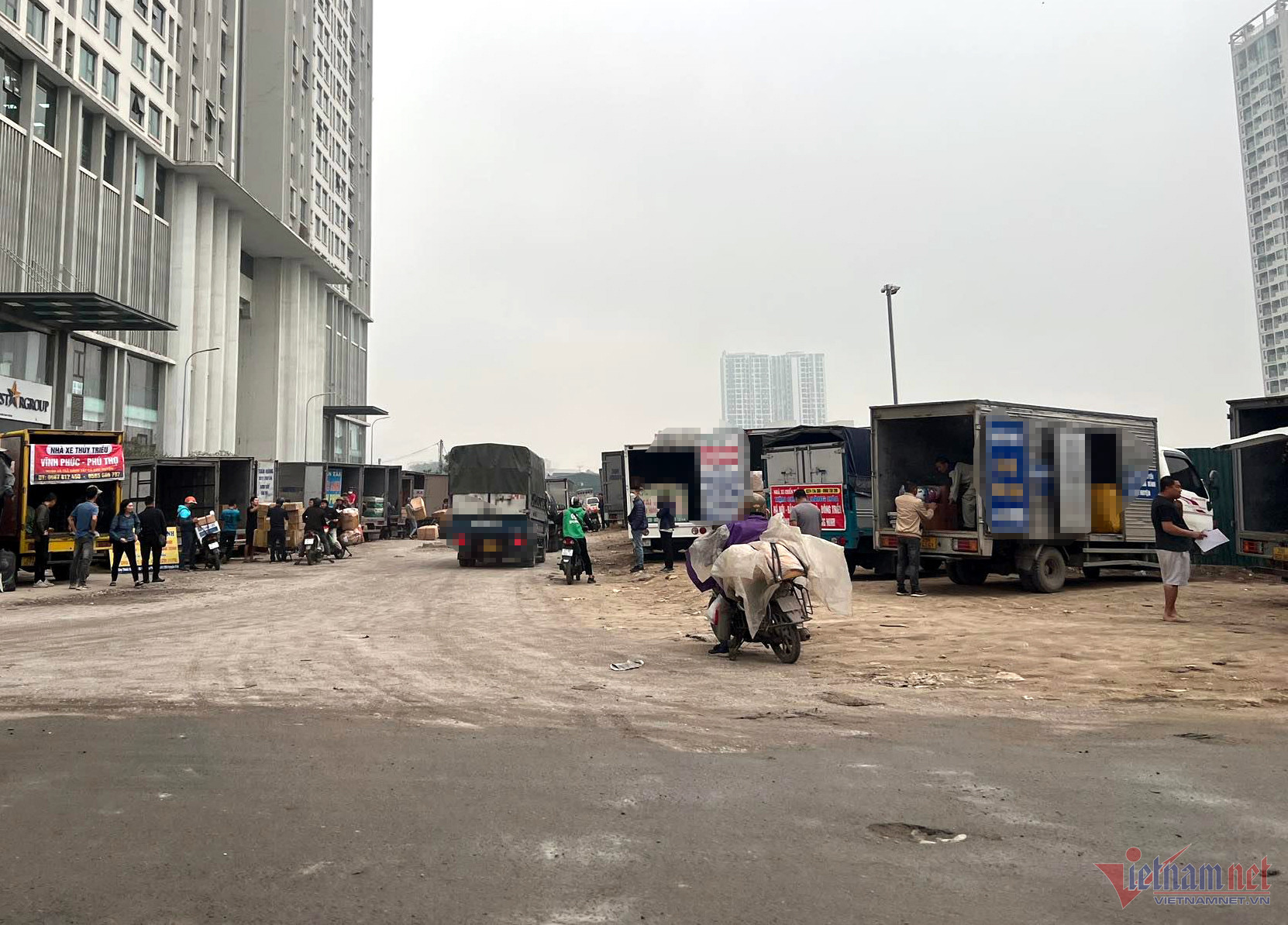Bản tin trưa ngày 16/4: Xác minh 'dân anh chị' bảo kê bãi xe không phép ở Hà Nội
