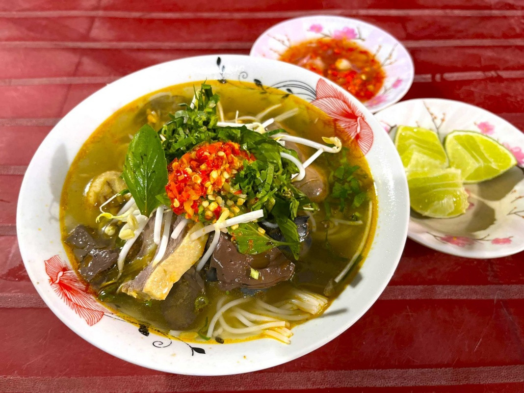 ﻿Must-try duck rice noodle soup in Soc Trang Province