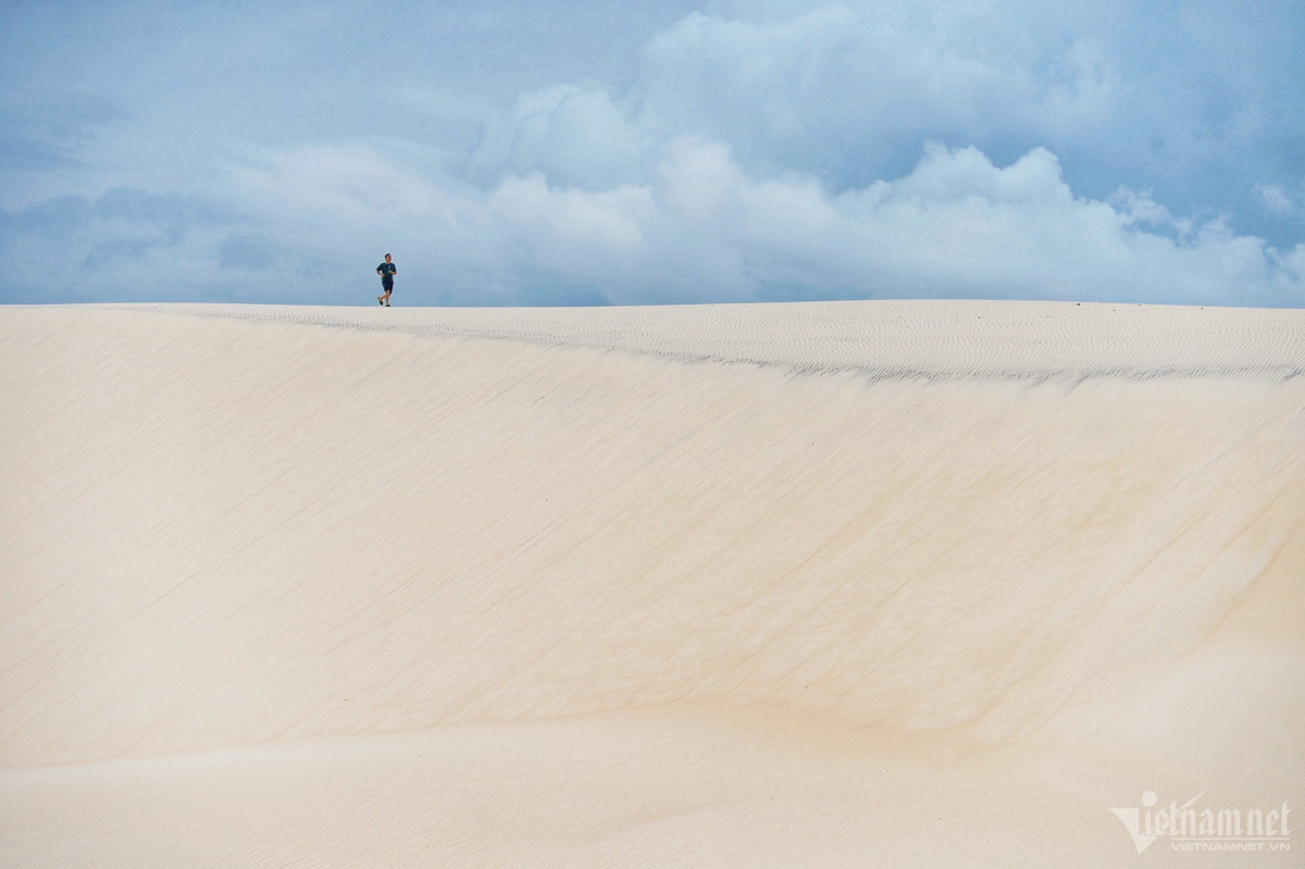 picturesque giant sand dunes across vietnam picture 6