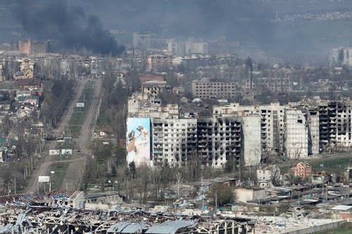 Ukraine cố thủ ở trung tâm Bakhmut, Nga nói khu vực biên giới bị tấn công