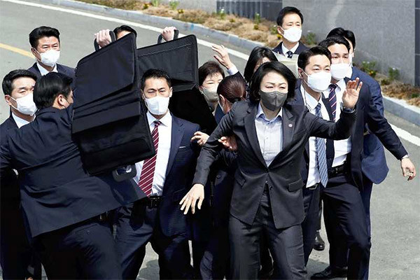 Xem cảnh sát Nhật tăng cường biện pháp bảo vệ yếu nhân trước thềm hội nghị G7