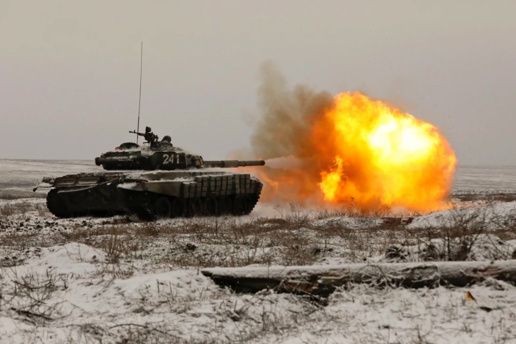 Nga tấn công mạnh 4 mặt trận ở Ukraine, 5 nước lập liên minh cô lập Moscow