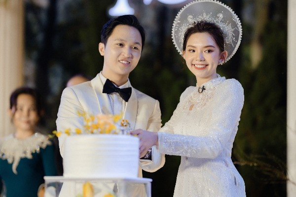 Cô dâu An Giang tiết lộ về người chồng sau đám cưới được lên báo nước ngoài