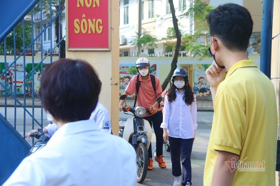 Hà Nội yêu cầu một số nhóm người cần đeo khẩu trang phòng dịch Covid-19