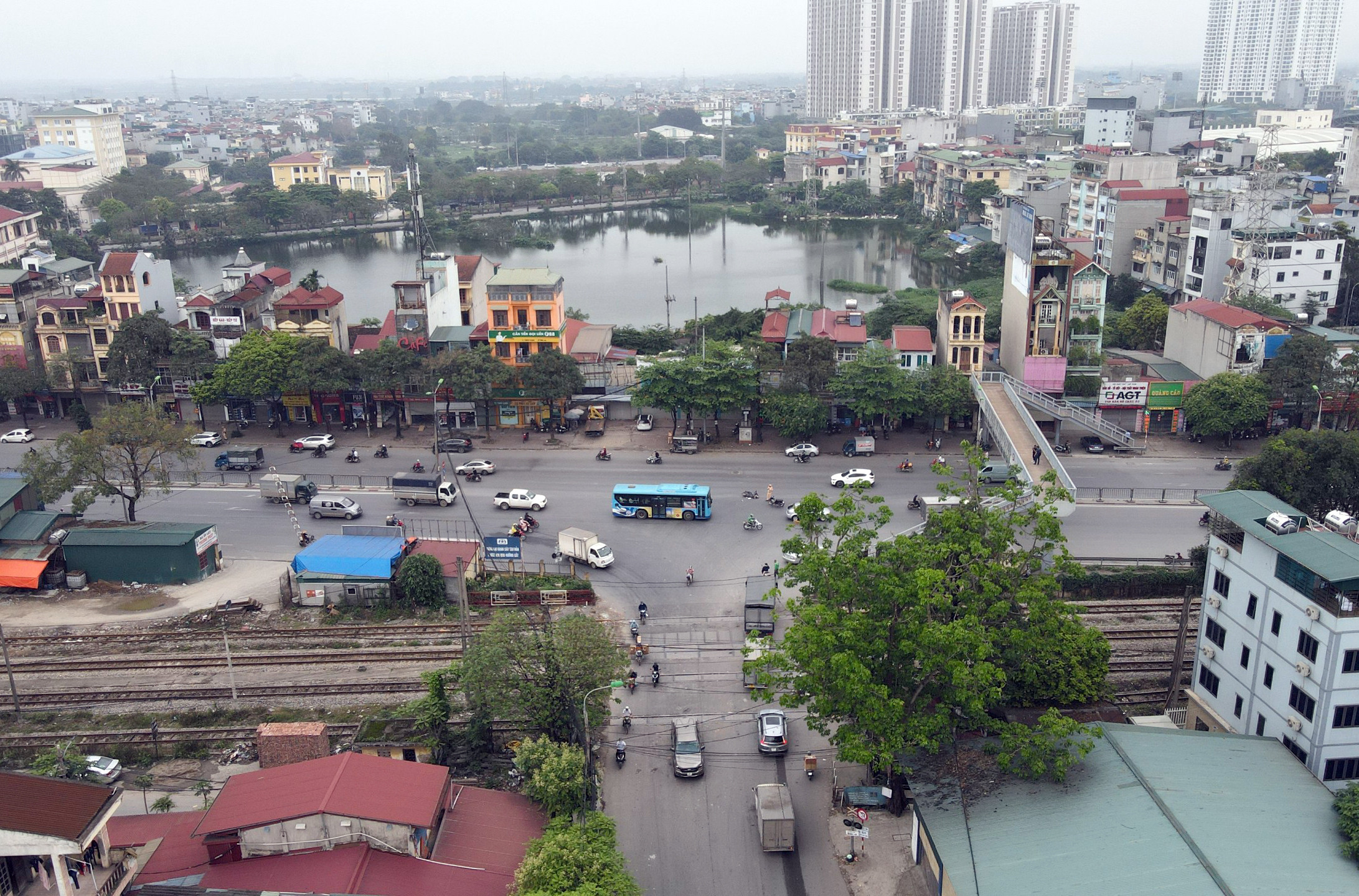 Theo phương án thiết kế, từ nút giao cao tốc Pháp Vân - Cầu Giẽ sẽ có một hướng ra đường 70. Vị trí điểm kết nối từ cao tốc ra phía Tây Nam TP Hà Nội nằm tại ngã 3 đường 70 giao cắt với Quốc lộ 1 cũ.