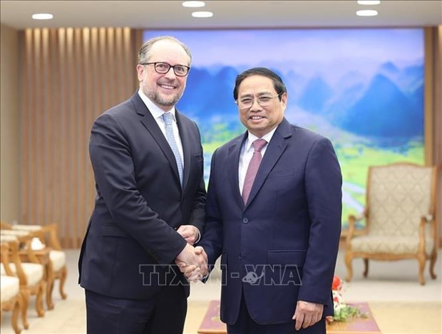 PM welcomes first visit to Vietnam by Austrian foreign minister hinh anh 2