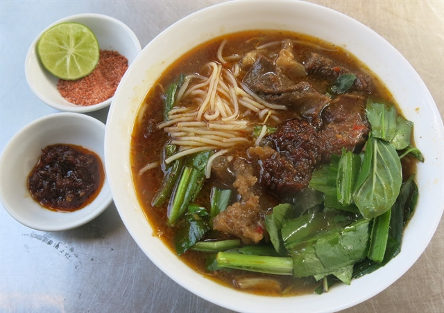 Spicy beef noodle soup of Bac Lieu lures foodies