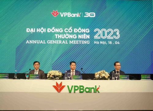 Sếp VPBank nói về chặn đà lỗ của FE Credit, rút bớt vốn đầu tư trái phiếu DN