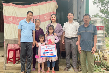 Bé Hạnh Phúc ở Hà Tĩnh được bạn đọc giúp đỡ hơn 45 triệu đồng