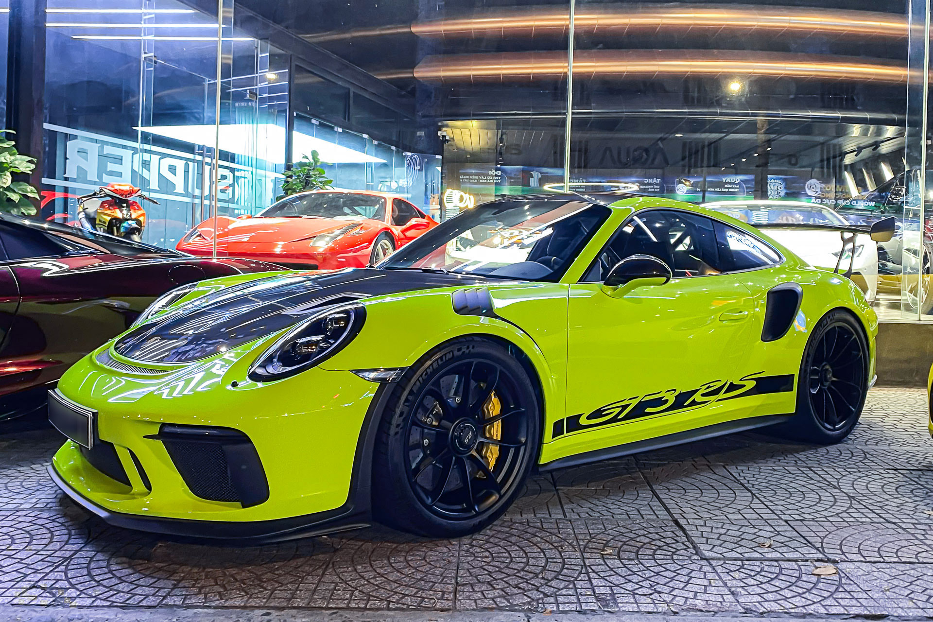 Ngắm hàng hiếm Porsche 911 GT3 RS trị giá 20 tỷ đồng của đại gia Vũng Tàu