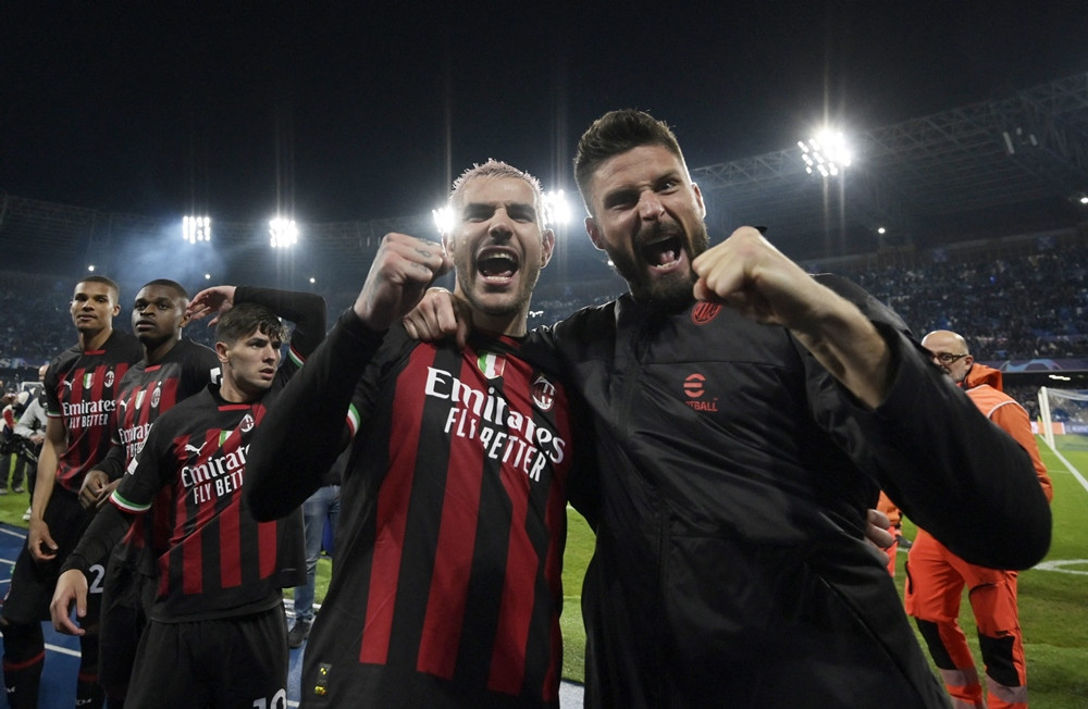 Loại Napoli, AC Milan chờ bán kết Champions League toàn Italy