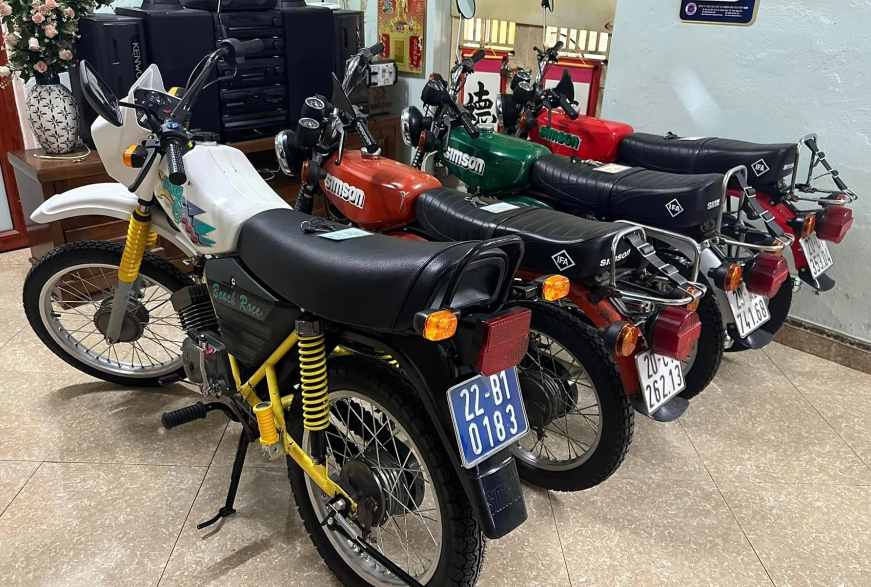 4 chiếc xe máy Simson hàng hiếm giá hơn 600 triệu của dân chơi Thái Nguyên