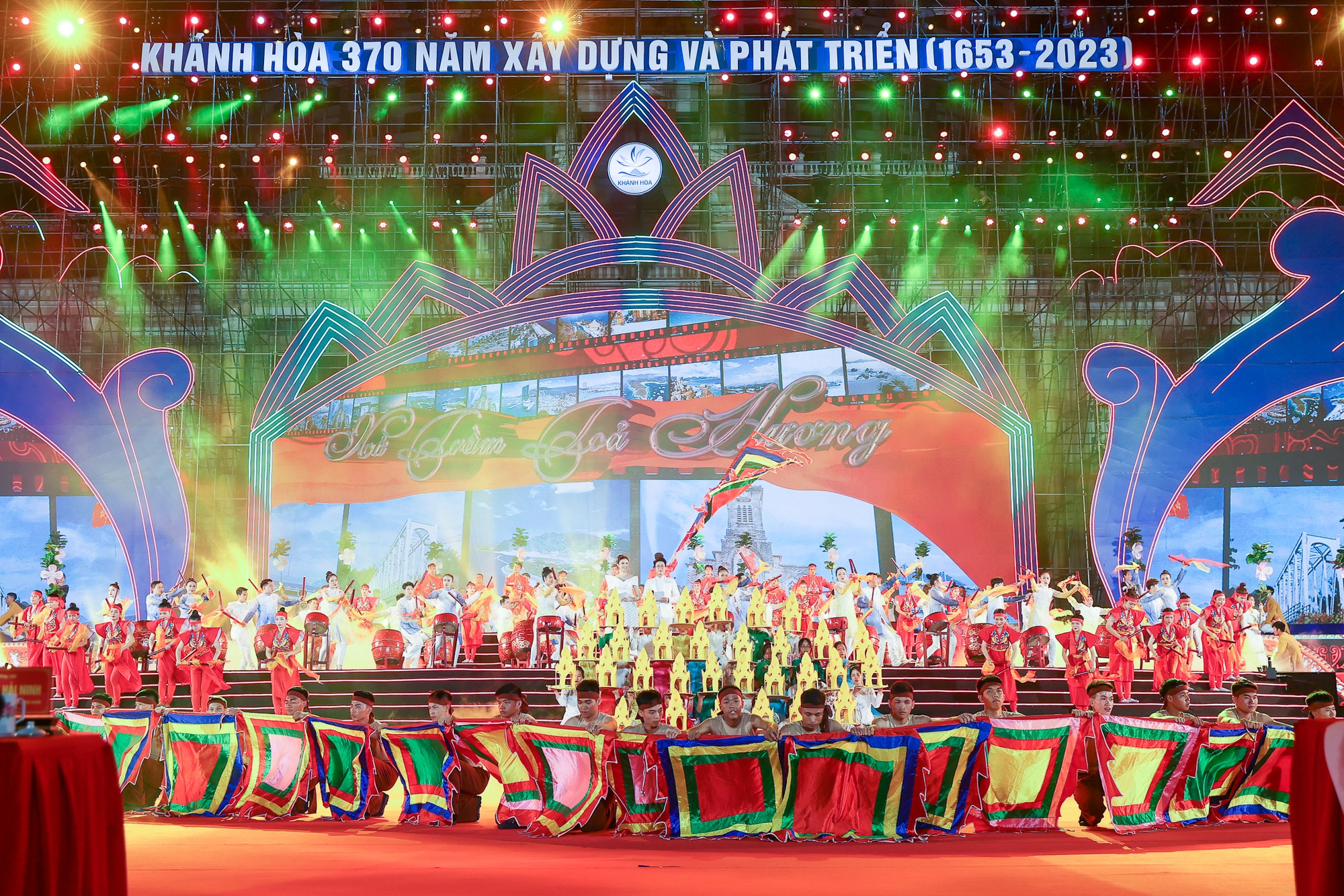 Khánh Hòa tự hào với lịch sử 370 năm và có một tương lai rực rỡ phía trước* - Ảnh 2.