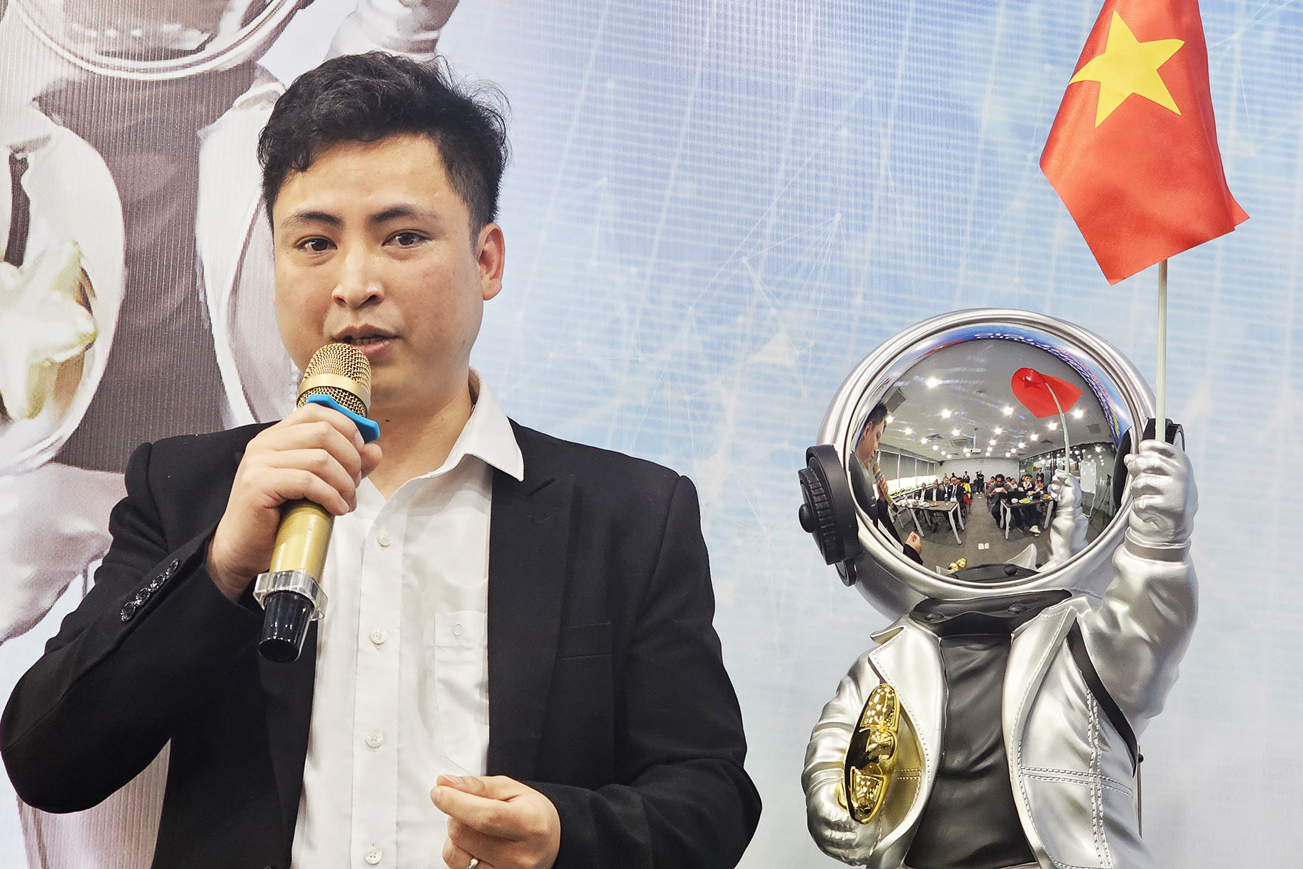 Việt Nam sẽ có robot AI giáo dục cạnh tranh với ChatGPT