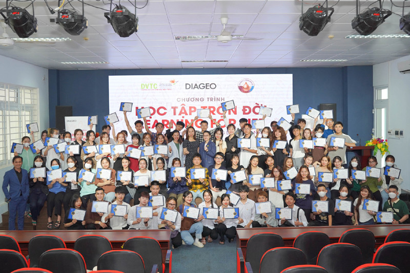 Diageo Việt Nam hỗ trợ nâng cao nghiệp vụ nhà hàng, khách sạn cho 200 sinh viên