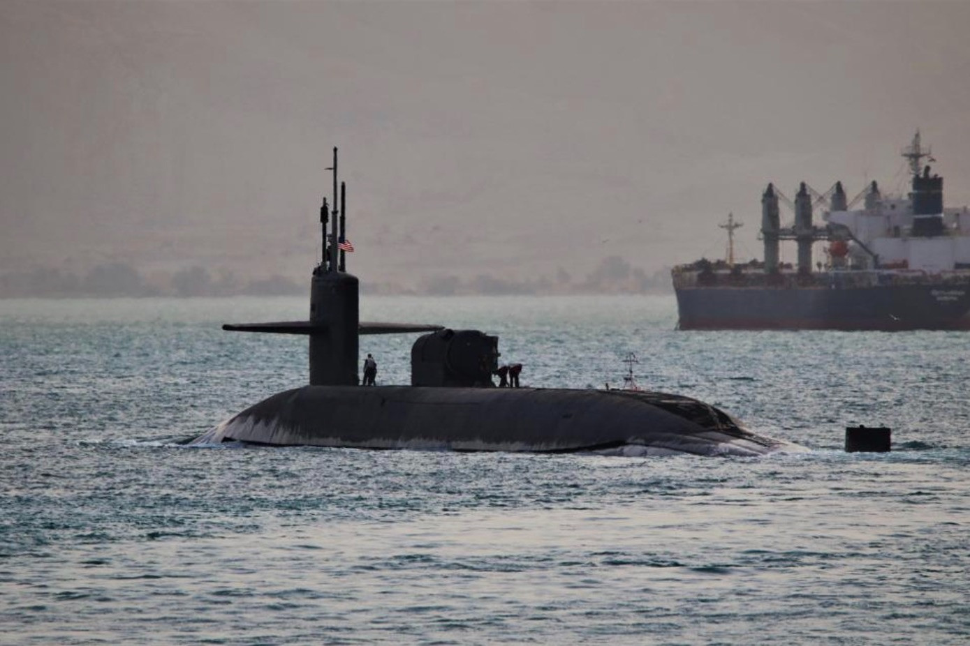 Iran tuyên bố ép tàu ngầm Mỹ phải nổi lên mặt nước