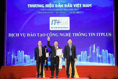 ITPlus nhận vinh danh Top 50 thương hiệu dẫn đầu Việt Nam 2023