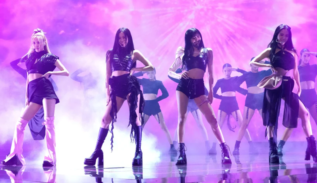 BlackPink thu về gần 80 triệu USD sau 26 đêm diễn