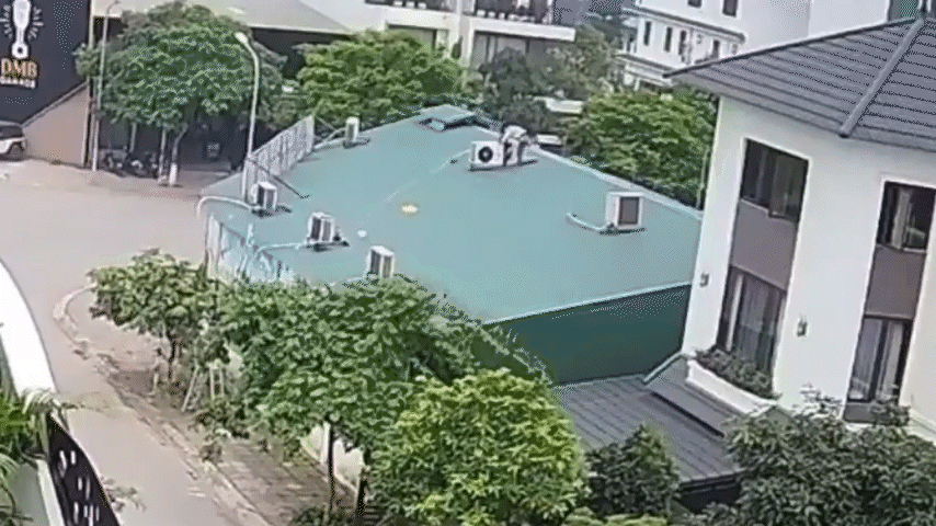 Nổ cục nóng điều hòa, hai thợ sửa chữa đi cấp cứu