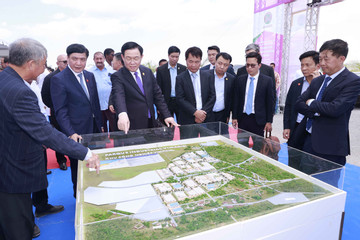 Chủ tịch Quốc hội Vương Đình Huệ khánh thành 2 nhà máy Việt Nam ở Cuba