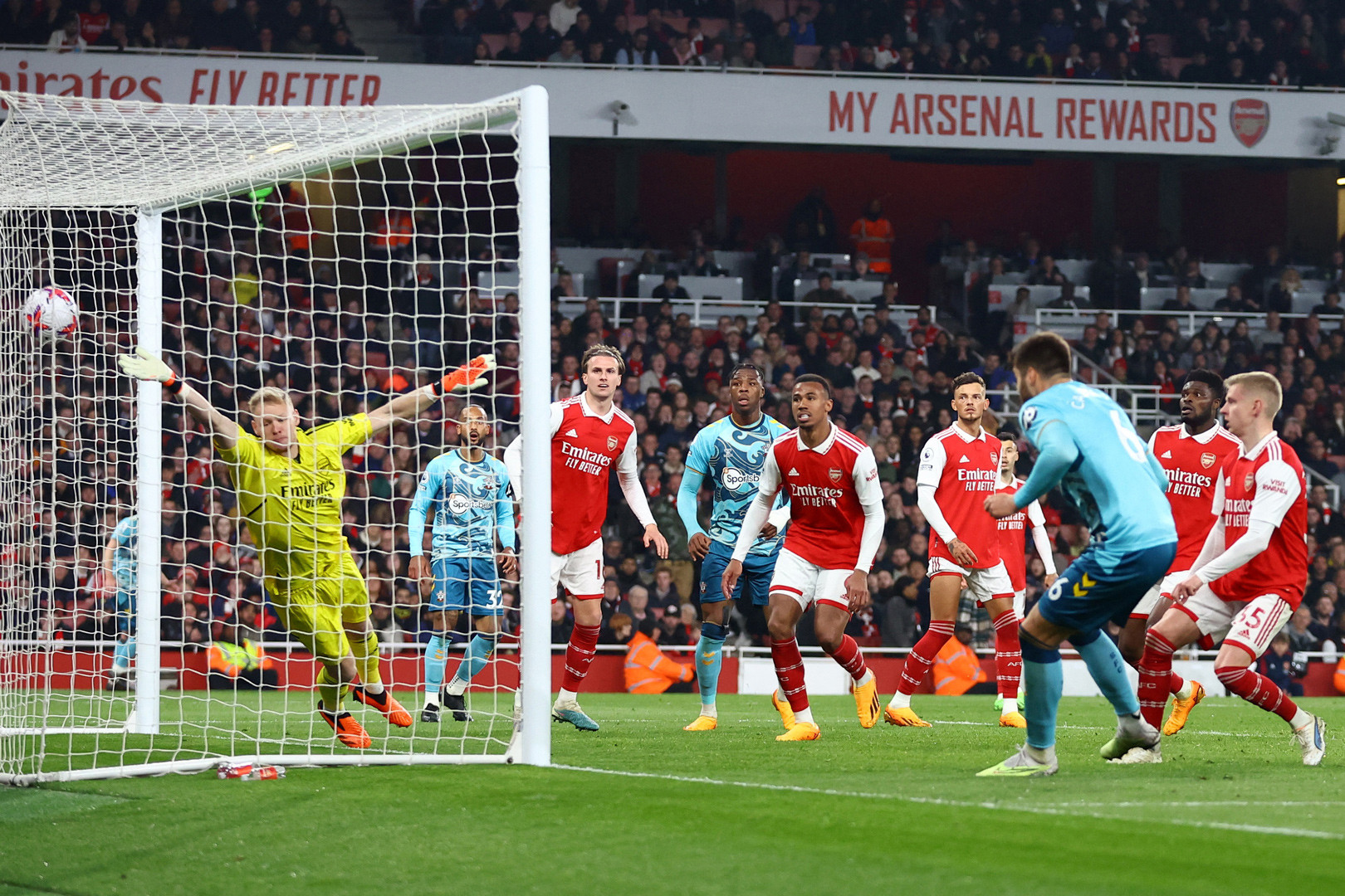 3 lý do Arsenal nhìn Man City vô địch bóng đá Anh