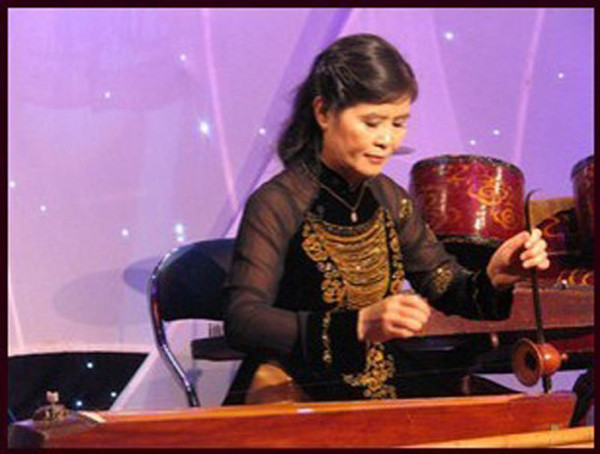 Mẹ ruột Hồ Hoài Anh: Từng là Trưởng khoa ở Nhạc viện âm nhạc quốc gia, sống kín tiếng tuổi xế chiều - Ảnh 2.