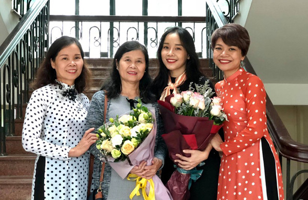 Mẹ ruột Hồ Hoài Anh: Từng là Trưởng khoa ở Nhạc viện âm nhạc quốc gia, sống kín tiếng tuổi xế chiều - Ảnh 7.