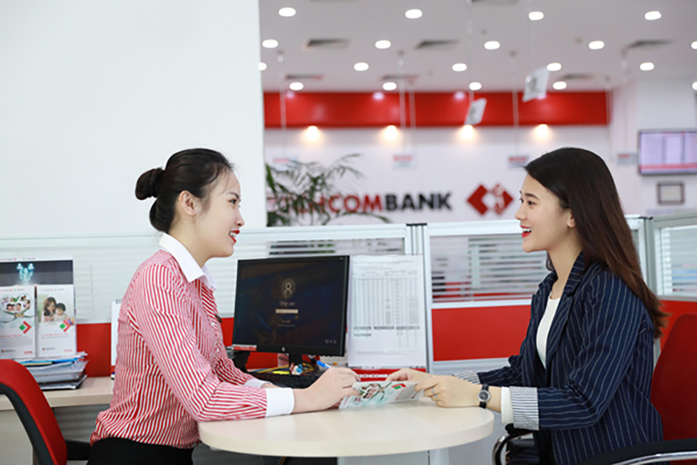 Cổ đông Techcombank lo ngại khoản đầu tư vào TCBS, giá cổ phiếu chưa sát thực tế