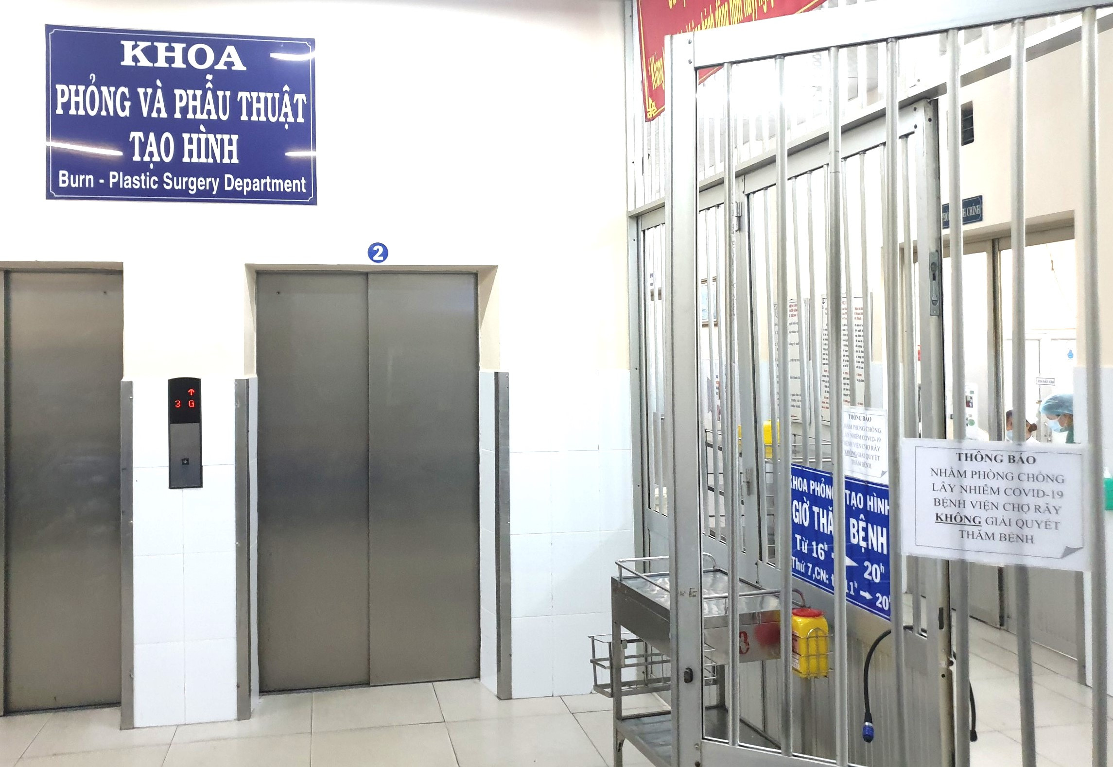 Người đàn ông nước ngoài tử vong nghi do tự thiêu, cơ thể nhiều vết thương